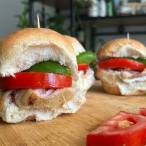 Mini chicken burgers / Mini burgeri sa piletinom